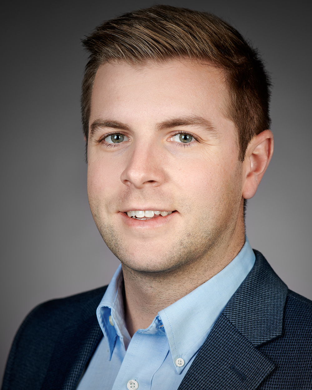 Travis Russell headshot